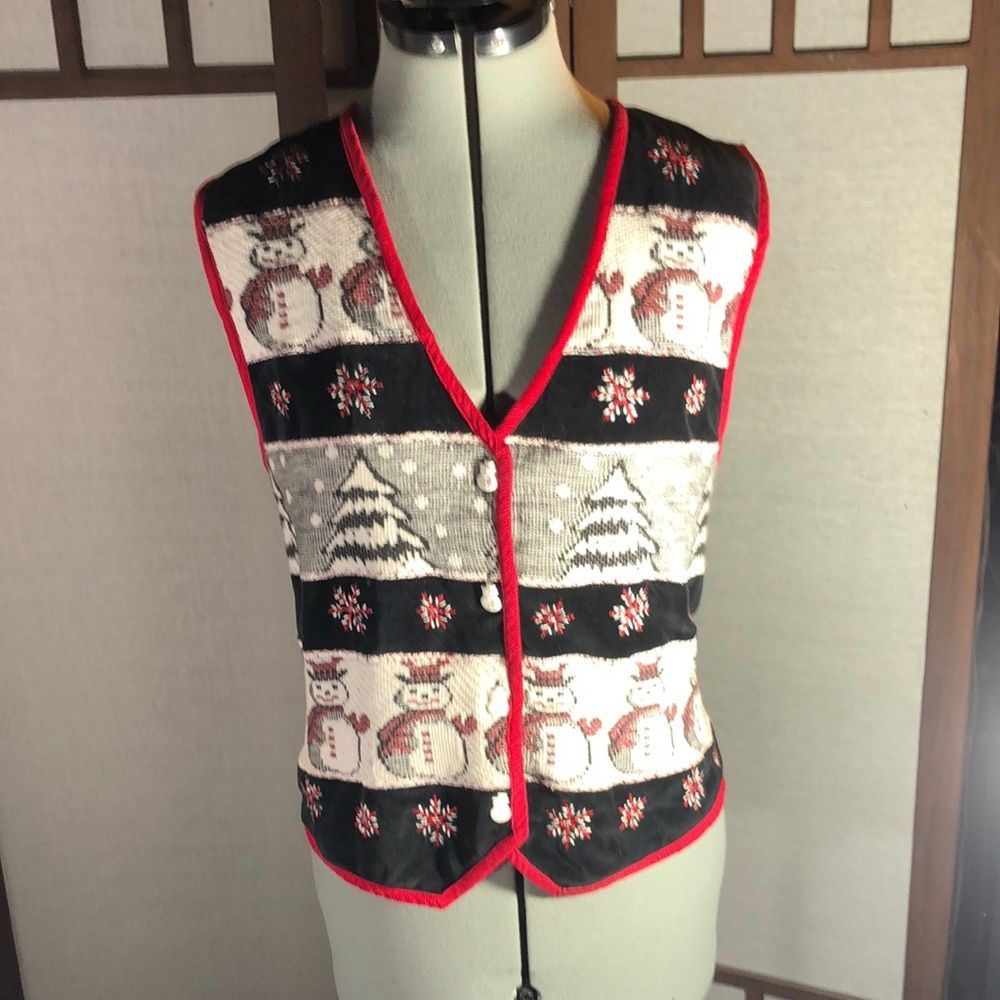 Tantrums Christmas sweater vest size  L/ snowmen and evergreen trees